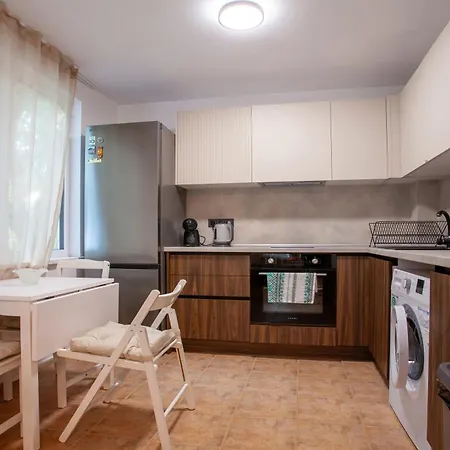 Apartment Red Square - Warna